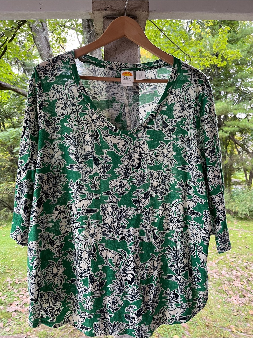 C&C California Linen Floral 3/4 Short Sleeve Top Green & White 1X